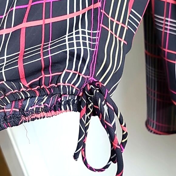 Cato Black Blouse with Red & White Lines & Cut-outs on the Sleeves,  Size 18/20W - Picture 6 of 9